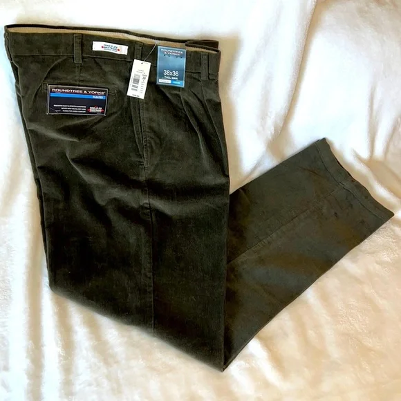 Roundtree Yorke Pants Nwt Roundtree Yourke Corduroy Pleated